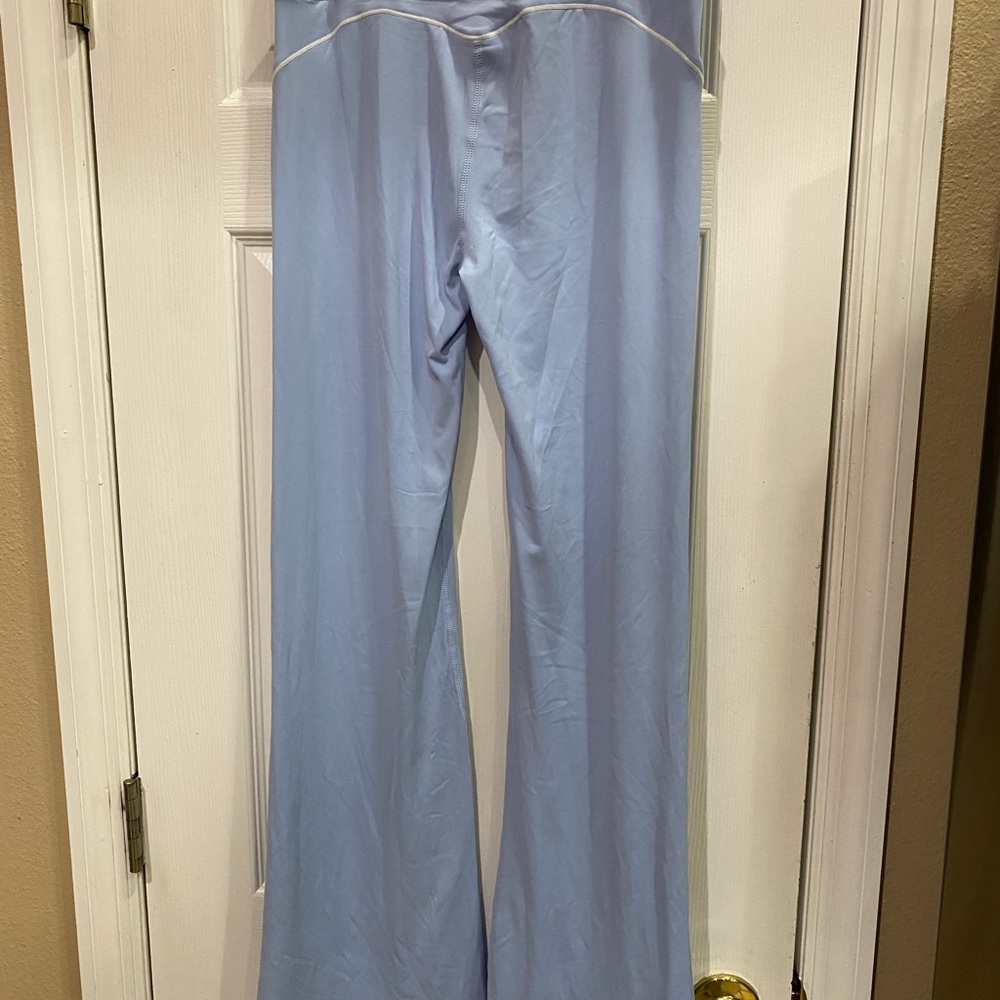 ALO Yoga Light Blue Flutter leg pants